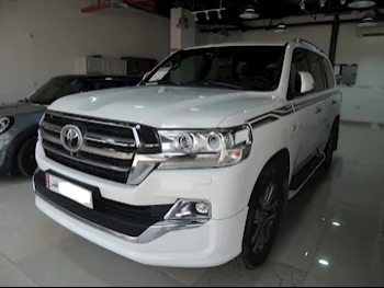 Toyota  Land Cruiser  VXS  2019  Automatic  87,600 Km  8 Cylinder  Four Wheel Drive (4WD)  SUV  White