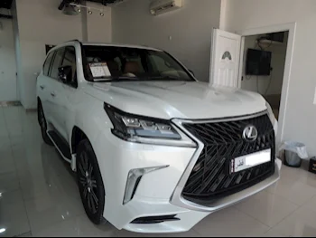 Lexus  LX  570 S  2018  Automatic  182,000 Km  8 Cylinder  Four Wheel Drive (4WD)  SUV  White