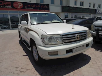 Toyota  Land Cruiser  VXR  2006  Automatic  650,000 Km  8 Cylinder  Four Wheel Drive (4WD)  SUV  White