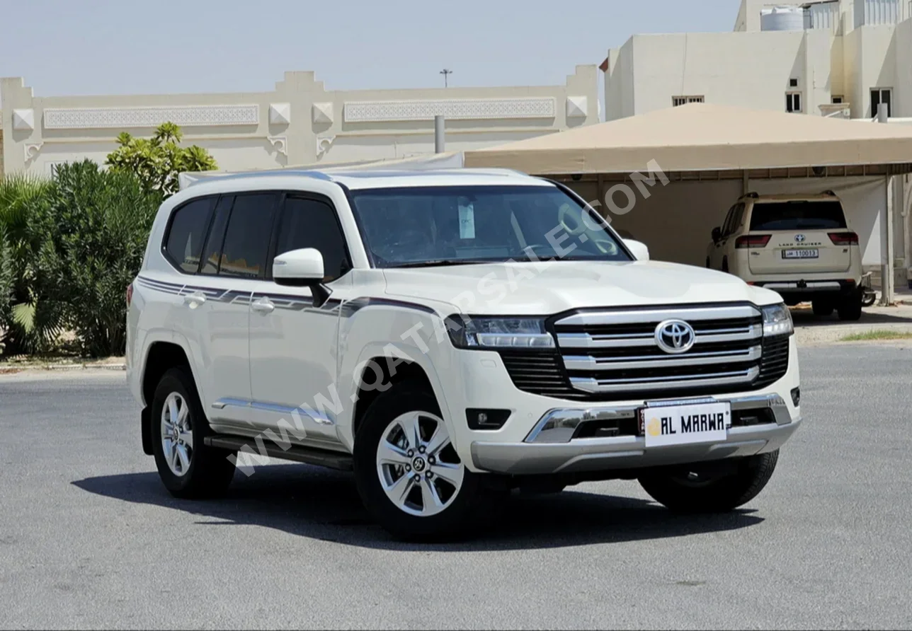  Toyota  Land Cruiser  GXR Twin Turbo  2022  Automatic  30,000 Km  6 Cylinder  Four Wheel Drive (4WD)  SUV  White  With Warranty