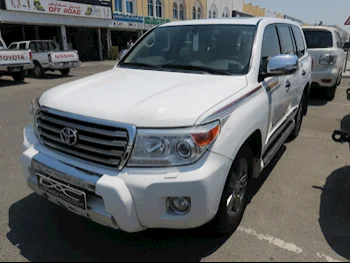 Toyota  Land Cruiser  GXR  2015  Automatic  381,000 Km  8 Cylinder  Four Wheel Drive (4WD)  SUV  White