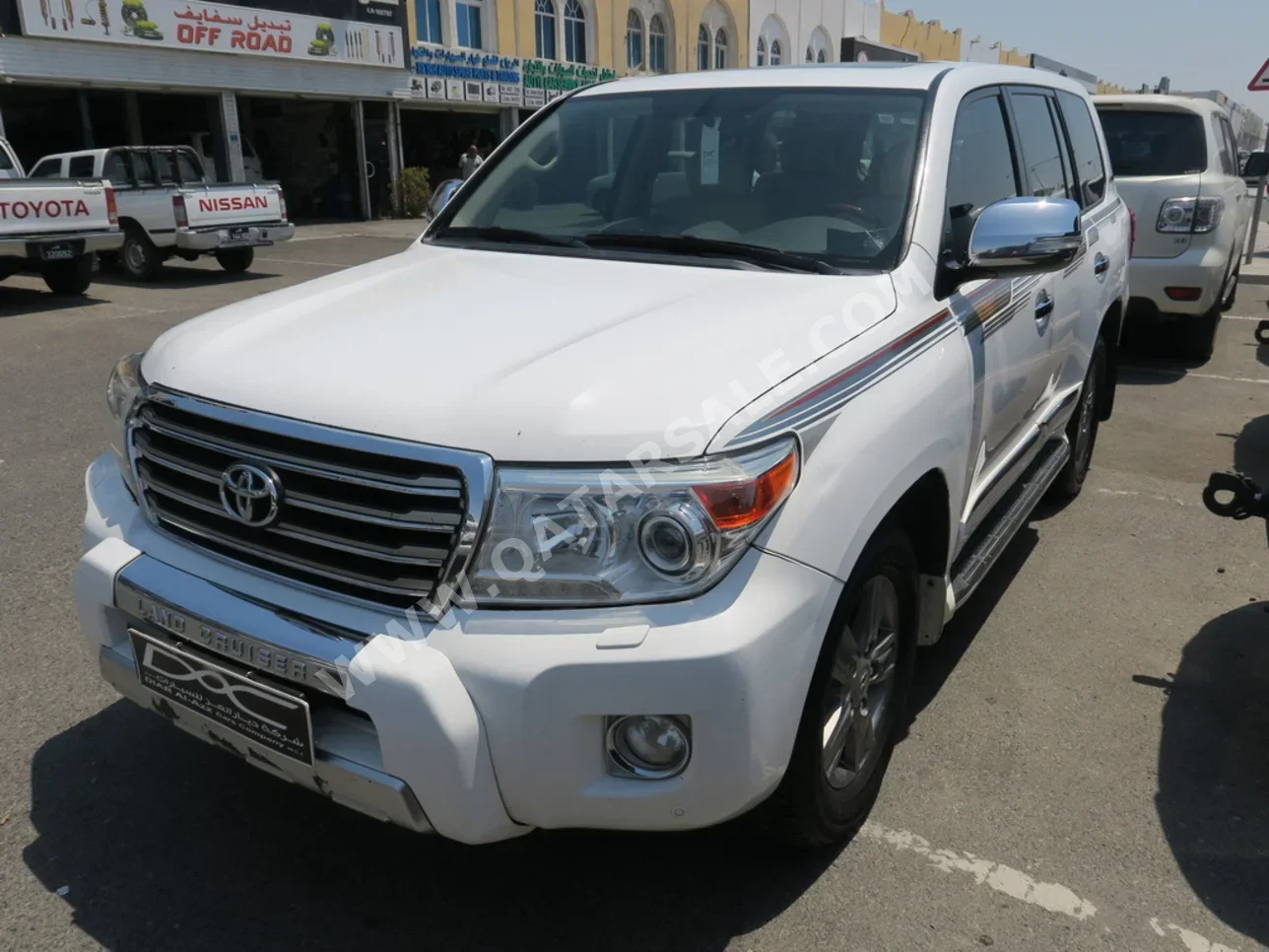 Toyota  Land Cruiser  GXR  2015  Automatic  381,000 Km  8 Cylinder  Four Wheel Drive (4WD)  SUV  White