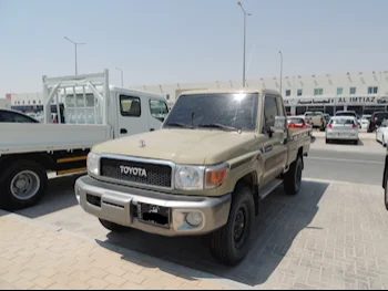 Toyota  Land Cruiser  LX  2018  Manual  209,000 Km  6 Cylinder  Four Wheel Drive (4WD)  Pick Up  Beige