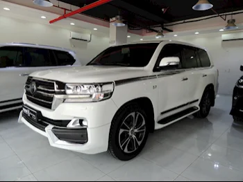 Toyota  Land Cruiser  VXR- Grand Touring S  2020  Automatic  179,000 Km  8 Cylinder  Four Wheel Drive (4WD)  SUV  White