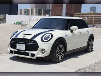 Mini  Cooper  S  2021  Automatic  54,800 Km  4 Cylinder  Front Wheel Drive (FWD)  Hatchback  Beige