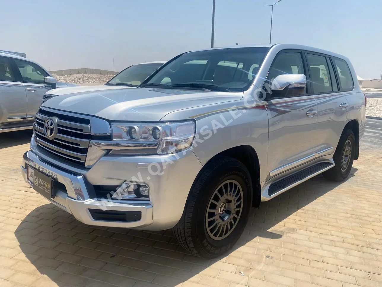 Toyota  Land Cruiser  GXR  2018  Automatic  287,000 Km  8 Cylinder  Four Wheel Drive (4WD)  SUV  Silver