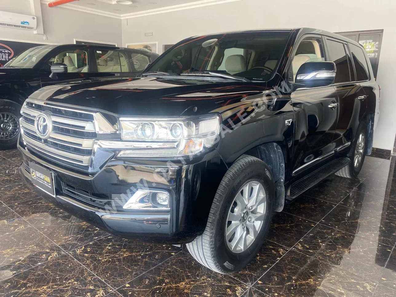 Toyota  Land Cruiser  VXR  2017  Automatic  140,000 Km  8 Cylinder  Four Wheel Drive (4WD)  SUV  Black