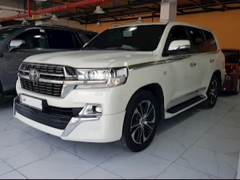 Toyota  Land Cruiser  VXR  2021  Automatic  75,000 Km  8 Cylinder  Four Wheel Drive (4WD)  SUV  White