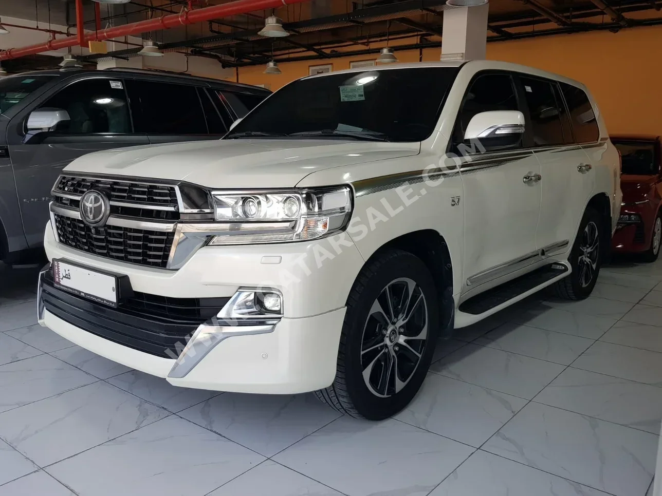 Toyota  Land Cruiser  VXR  2021  Automatic  75,000 Km  8 Cylinder  Four Wheel Drive (4WD)  SUV  White