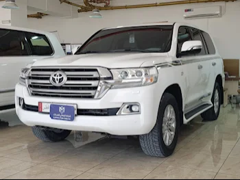 Toyota  Land Cruiser  VXR  2019  Automatic  245,000 Km  8 Cylinder  Four Wheel Drive (4WD)  SUV  White