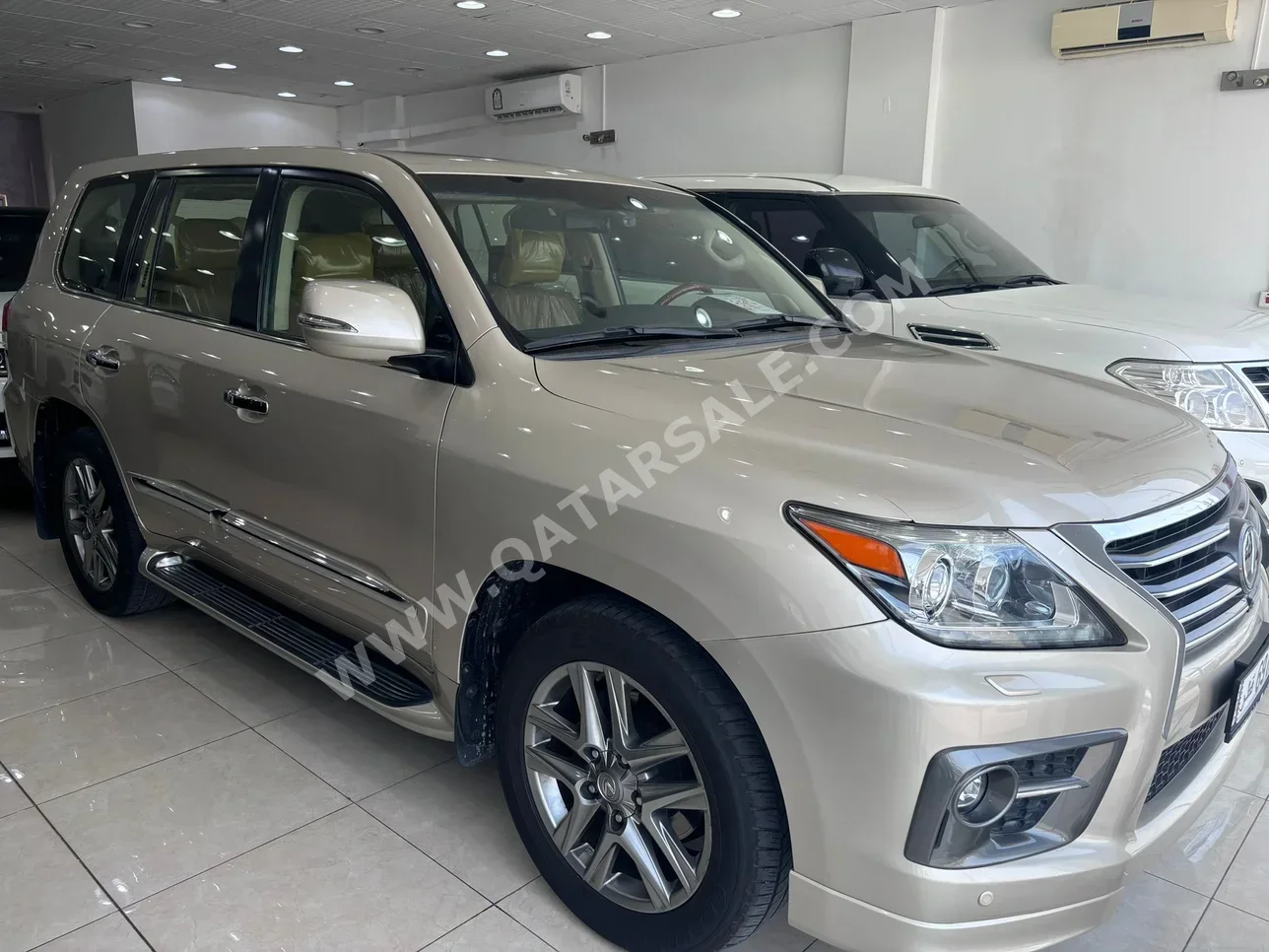 Lexus  LX  570  2015  Automatic  173,000 Km  8 Cylinder  Four Wheel Drive (4WD)  SUV  Beige