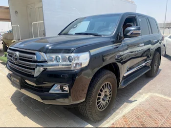 Toyota  Land Cruiser  VXR  2018  Automatic  141,000 Km  8 Cylinder  Four Wheel Drive (4WD)  SUV  Black