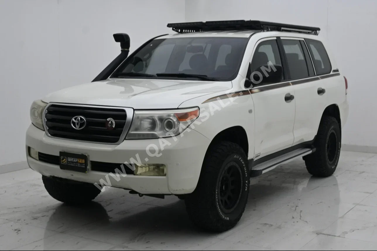 Toyota  Land Cruiser  G  2010  Automatic  150,000 Km  6 Cylinder  Four Wheel Drive (4WD)  SUV  White