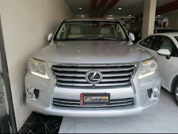 Lexus  LX  570  2013  Automatic  157,000 Km  8 Cylinder  Four Wheel Drive (4WD)  SUV  Silver