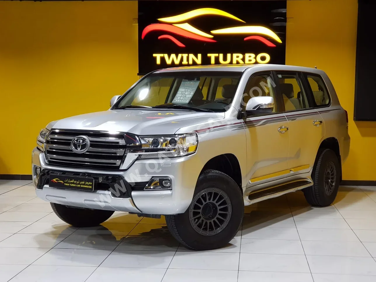 Toyota  Land Cruiser  GXR  2016  Automatic  254,000 Km  8 Cylinder  Four Wheel Drive (4WD)  SUV  Silver