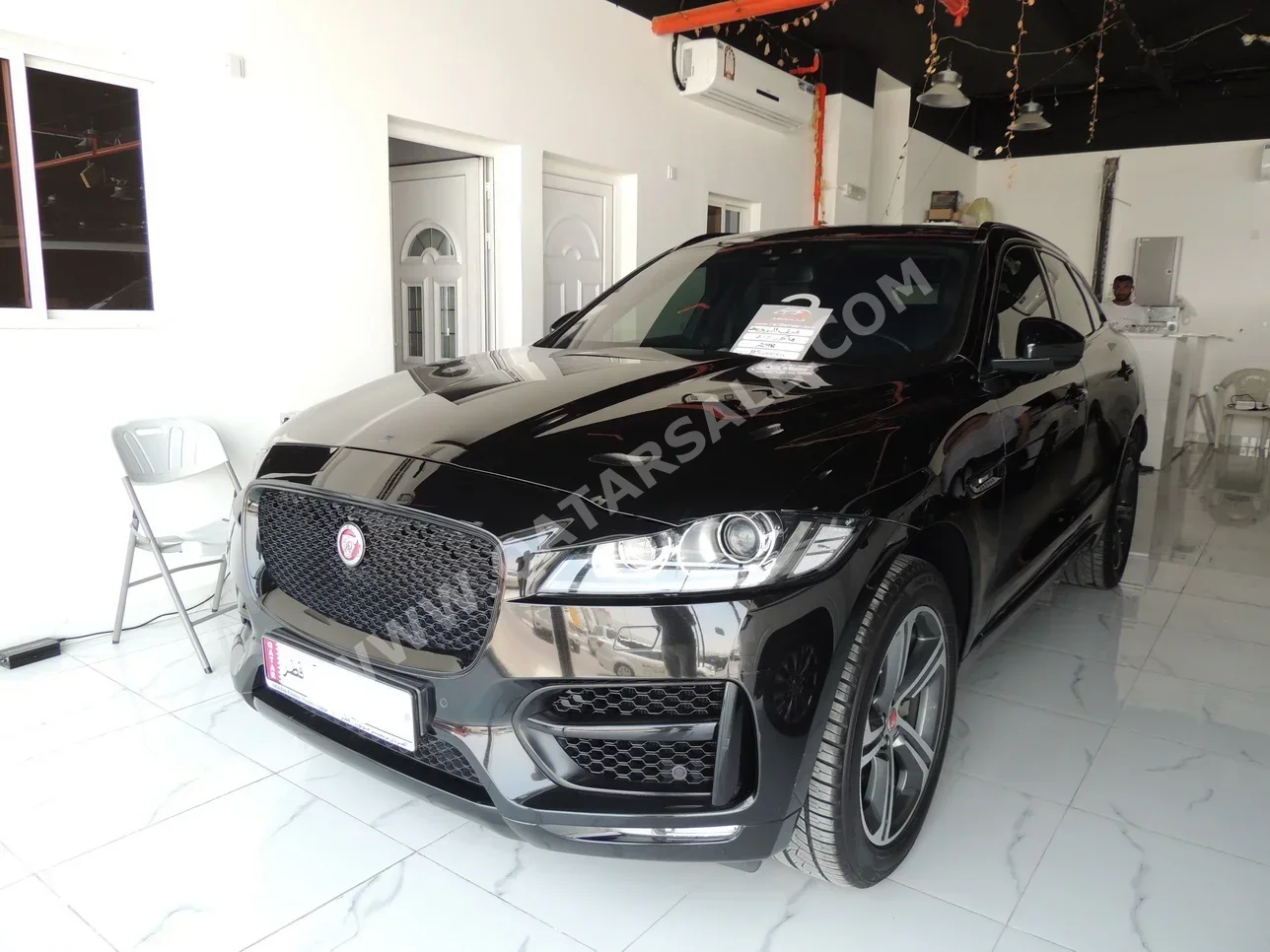 Jaguar  F-Pace  2018  Automatic  115,000 Km  6 Cylinder  Four Wheel Drive (4WD)  SUV  Black