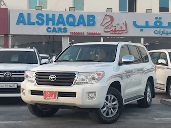 Toyota  Land Cruiser  GXR  2012  Automatic  180,000 Km  8 Cylinder  Four Wheel Drive (4WD)  SUV  White