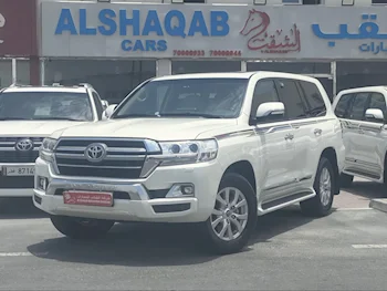 Toyota  Land Cruiser  GXR  2020  Automatic  75,000 Km  8 Cylinder  Four Wheel Drive (4WD)  SUV  White