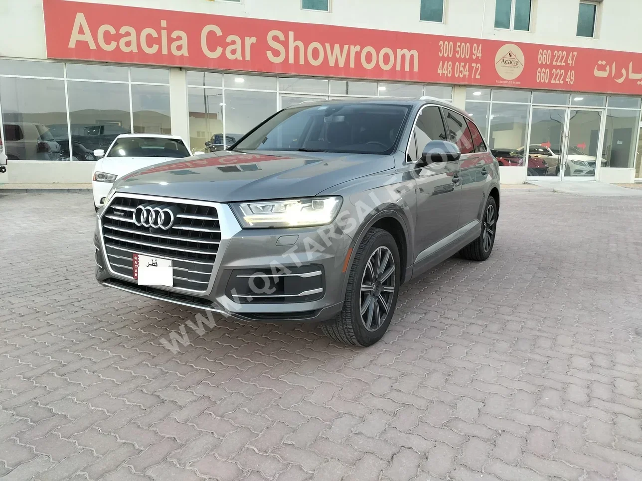 Audi  Q7  2017  Automatic  184,000 Km  6 Cylinder  Four Wheel Drive (4WD)  SUV  Gray