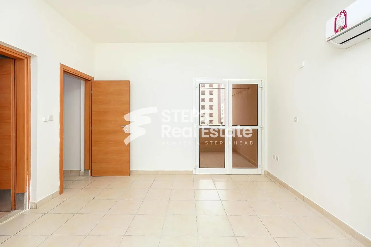 3 Bedrooms  Apartment  For Rent  in Doha -  Fereej Abdul Aziz  Not Furnished