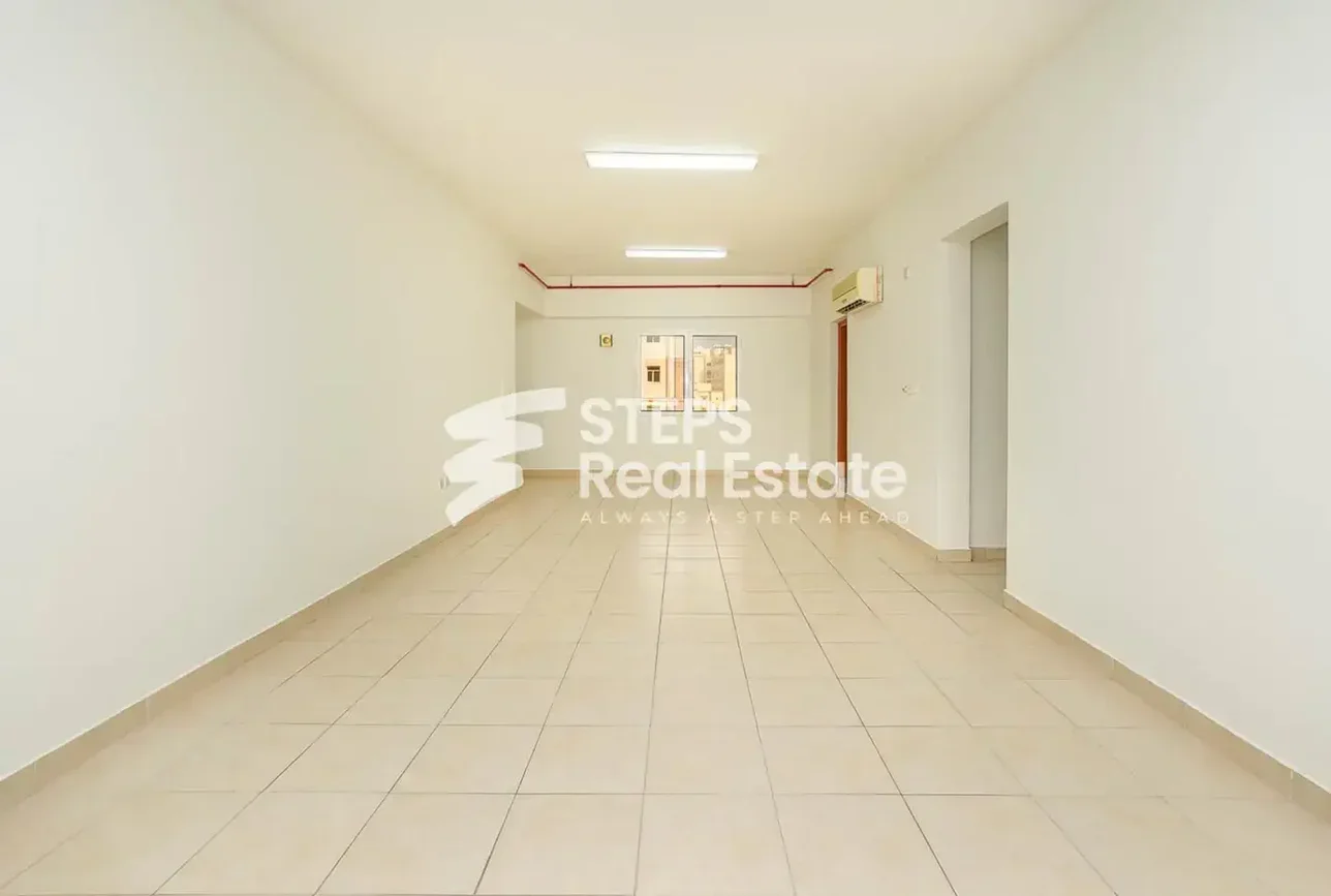 3 Bedrooms  Apartment  For Rent  in Doha -  Fereej Abdul Aziz  Not Furnished