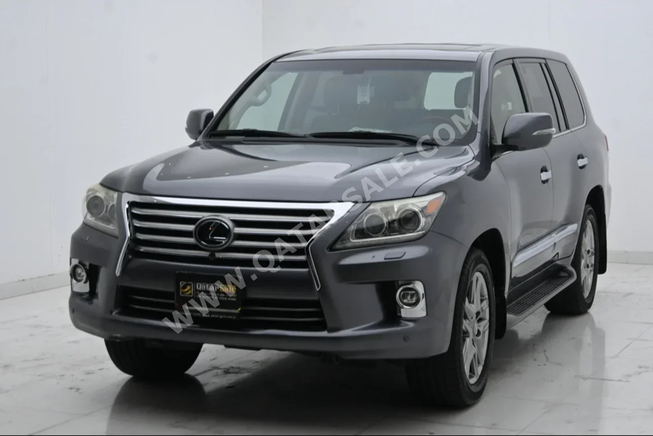 Lexus  LX  570  2014  Automatic  143,000 Km  8 Cylinder  Four Wheel Drive (4WD)  SUV  Gray