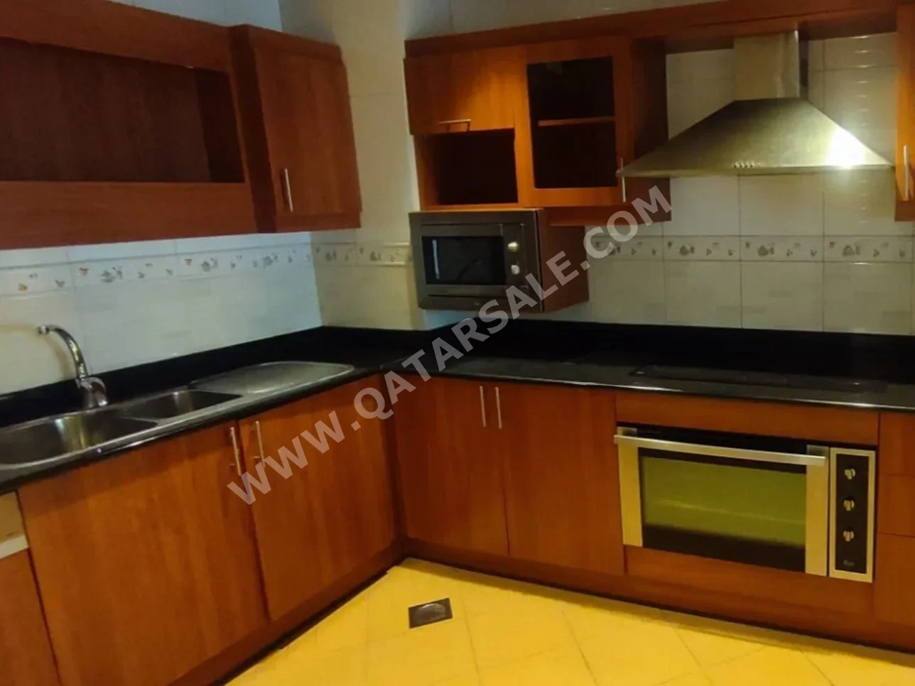 2 Bedrooms  Apartment  For Rent  in Doha -  The Pearl  Fully Furnished