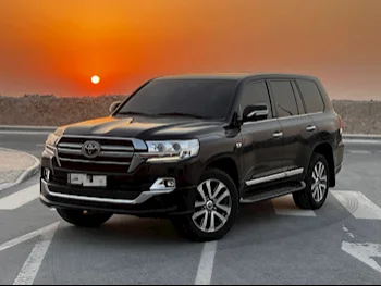 Toyota  Land Cruiser  VXR  2019  Automatic  133,000 Km  8 Cylinder  Four Wheel Drive (4WD)  SUV  Black