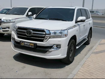 Toyota  Land Cruiser  VXR  2019  Automatic  192,000 Km  8 Cylinder  Four Wheel Drive (4WD)  SUV  White