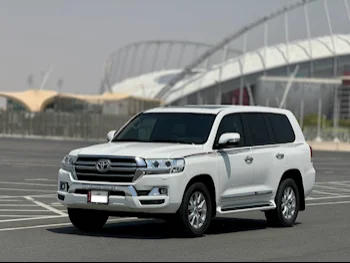 Toyota  Land Cruiser  GXR  2019  Automatic  71,000 Km  8 Cylinder  Four Wheel Drive (4WD)  SUV  White