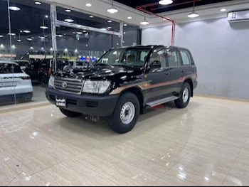 Toyota  Land Cruiser  GXR  2006  Manual  300,000 Km  6 Cylinder  Four Wheel Drive (4WD)  SUV  Black