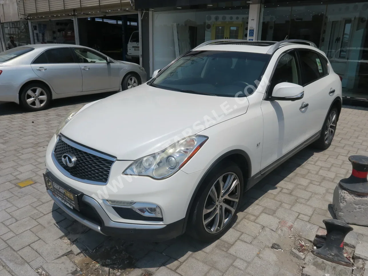  Infiniti  QX  50  2017  Automatic  80,000 Km  6 Cylinder  Four Wheel Drive (4WD)  SUV  White  With Warranty