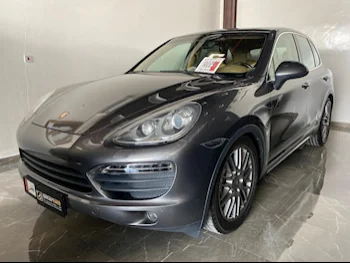 Porsche  Cayenne  S  2013  Automatic  194,000 Km  8 Cylinder  Four Wheel Drive (4WD)  SUV  Gray