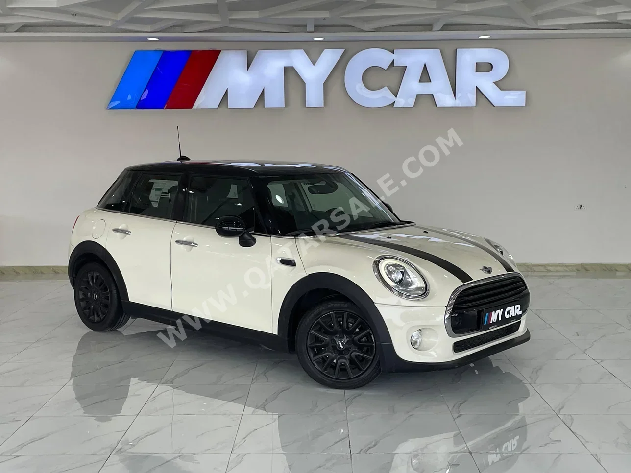 Mini  Cooper  2017  Automatic  30,000 Km  3 Cylinder  Front Wheel Drive (FWD)  Hatchback  White