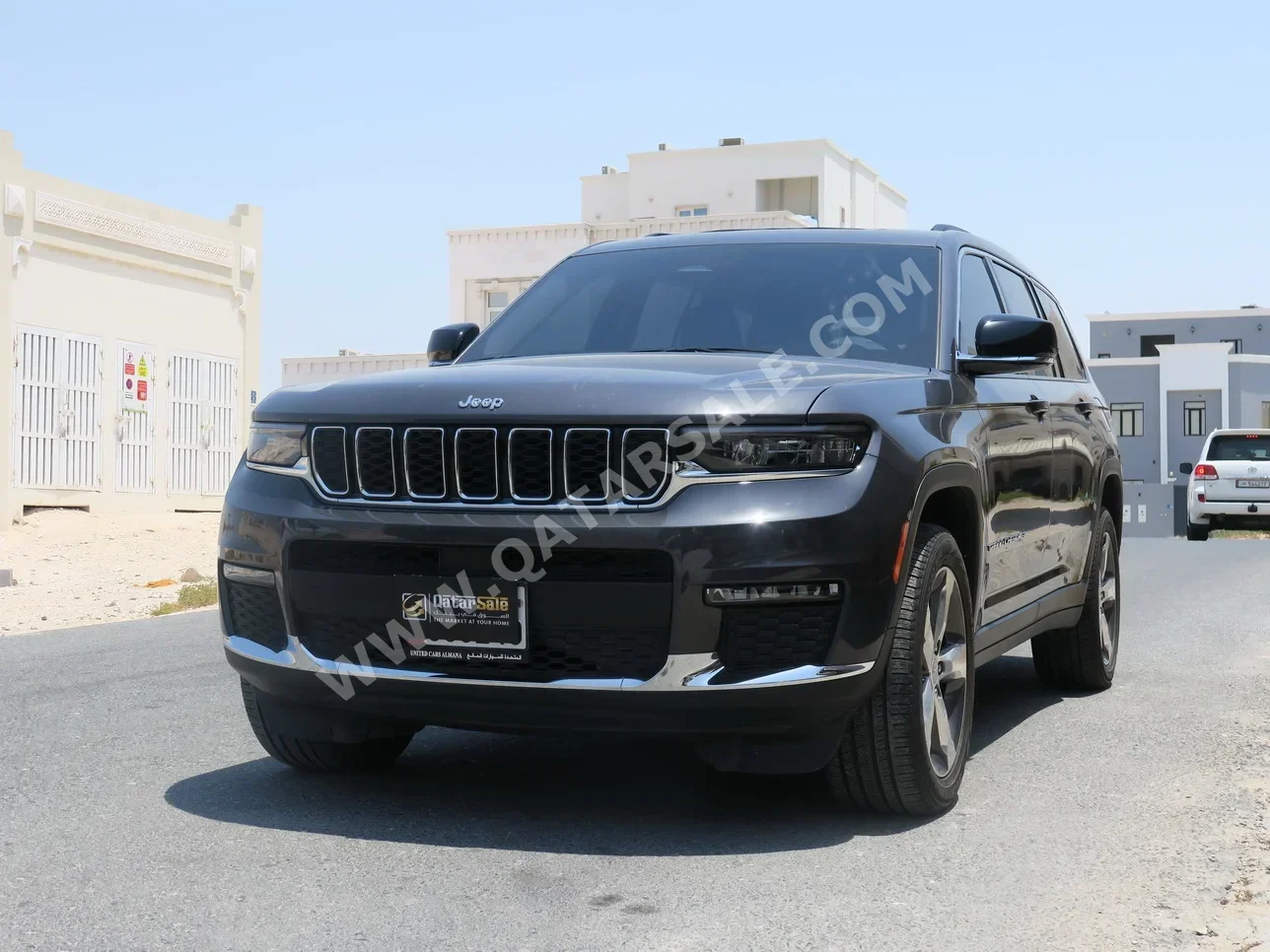 Jeep  Grand Cherokee  Limited  2022  Automatic  36٬000 Km  6 Cylinder  Four Wheel Drive (4WD)  SUV  Gray  With Warranty