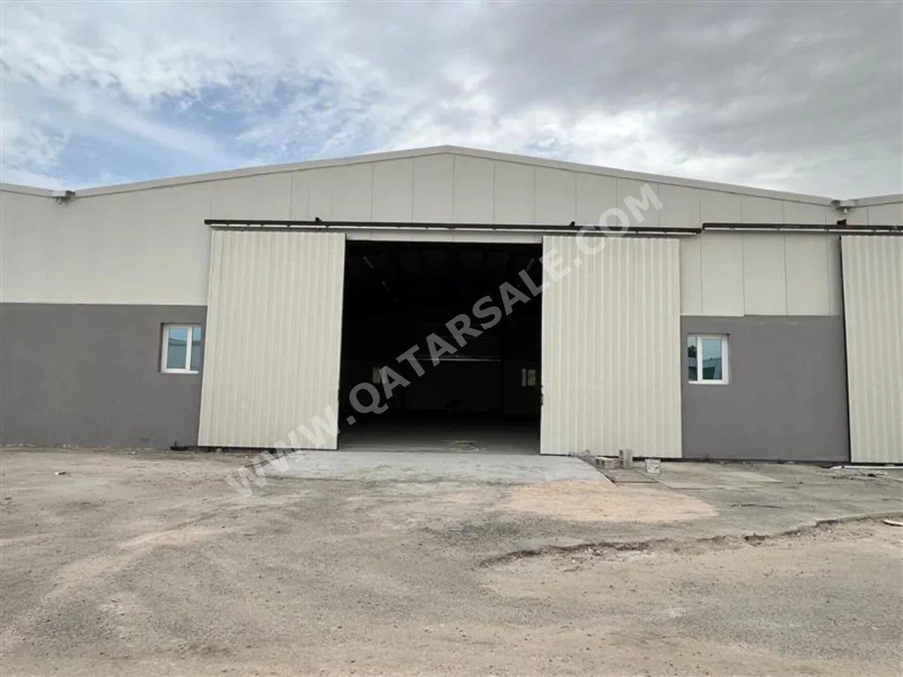 Warehouses & Stores - Al Rayyan  - Industrial Area  -Area Size: 420 Square Meter