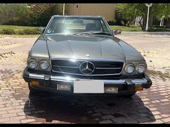 Mercedes-Benz  560 SL  1989  Automatic  116,000 Km  8 Cylinder  Rear Wheel Drive (RWD)  Classic  Gray