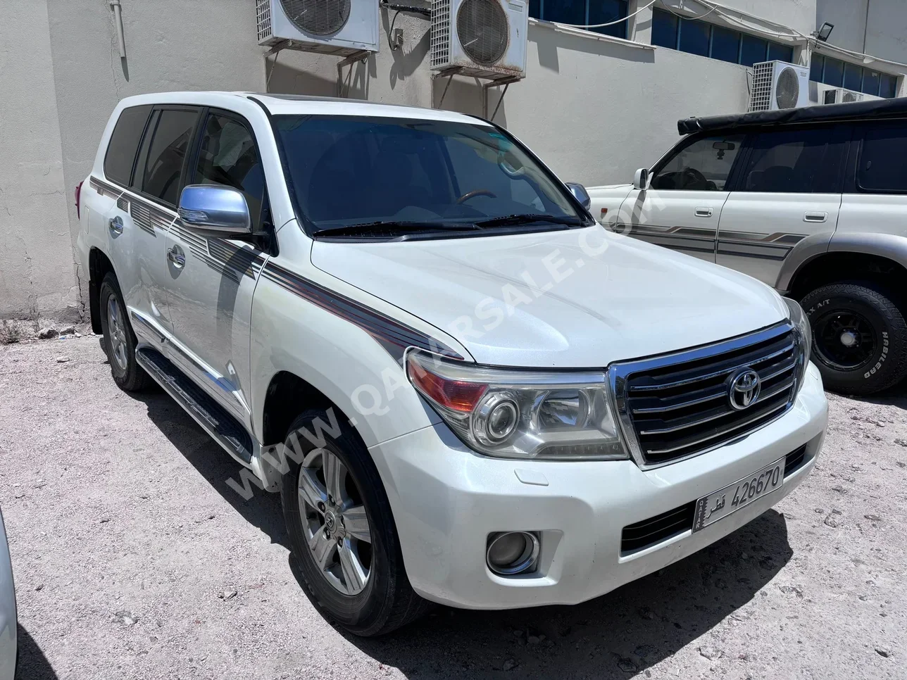 Toyota  Land Cruiser  GXR  2012  Automatic  440,000 Km  8 Cylinder  Four Wheel Drive (4WD)  SUV  White