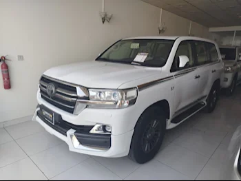 Toyota  Land Cruiser  VXR  2020  Automatic  140,000 Km  8 Cylinder  Four Wheel Drive (4WD)  SUV  White