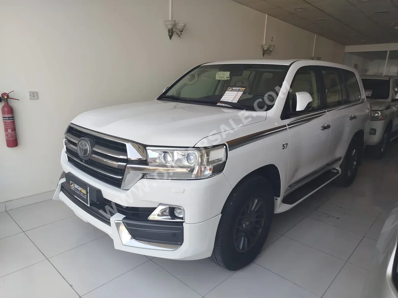 Toyota  Land Cruiser  VXR  2020  Automatic  140,000 Km  8 Cylinder  Four Wheel Drive (4WD)  SUV  White