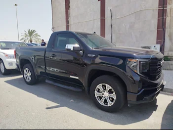 GMC  Sierra  Elevation  2022  Automatic  40,000 Km  8 Cylinder  Four Wheel Drive (4WD)  Pick Up  Black  With Warranty