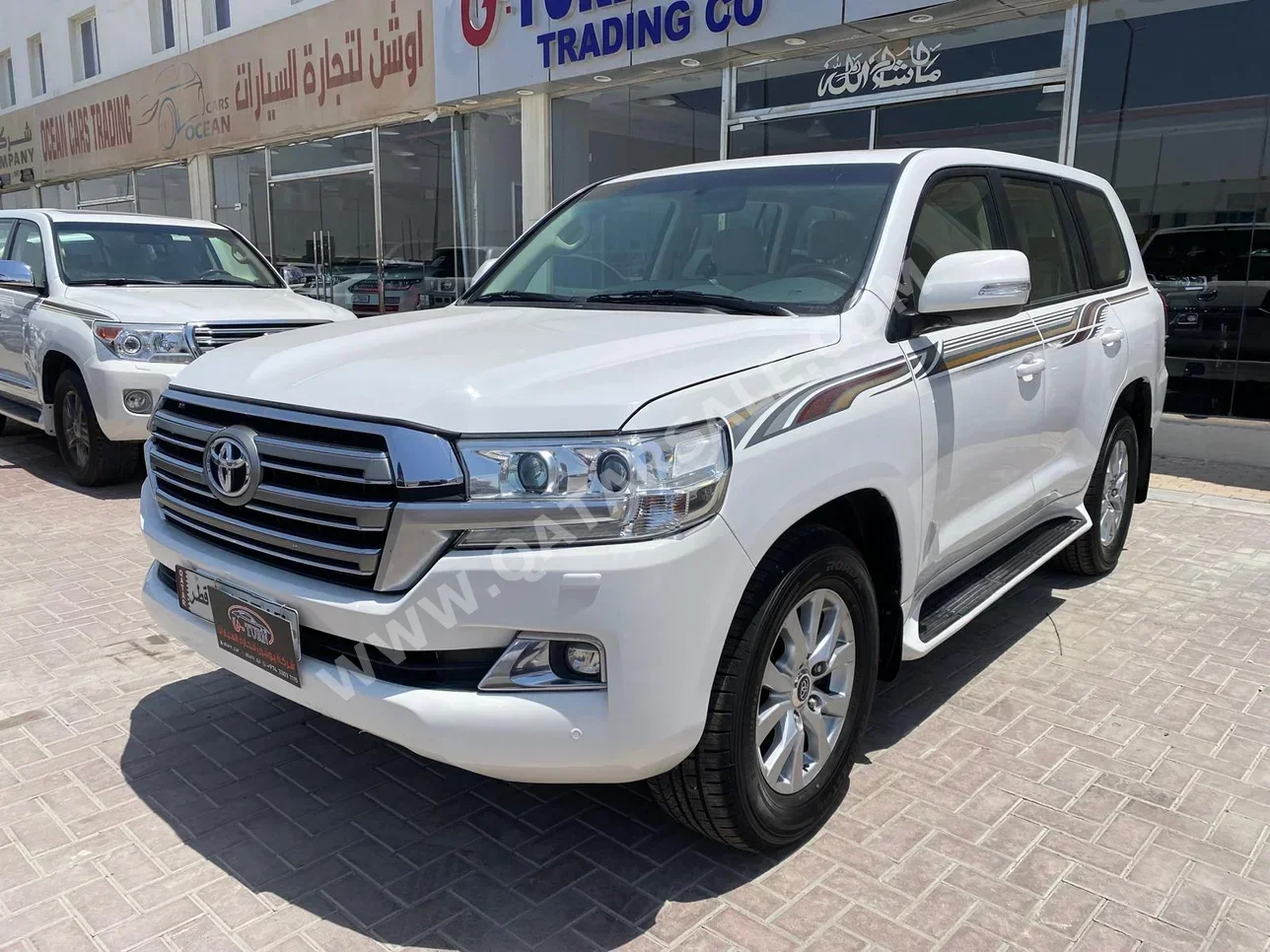 Toyota  Land Cruiser  GXR  2017  Automatic  190,000 Km  6 Cylinder  Four Wheel Drive (4WD)  SUV  White