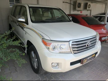 Toyota  Land Cruiser  VXR  2013  Automatic  136٬000 Km  8 Cylinder  Four Wheel Drive (4WD)  SUV  White