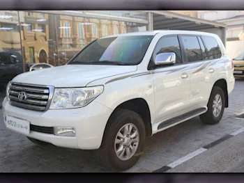 Toyota  Land Cruiser  GXR  2011  Automatic  169,000 Km  8 Cylinder  Four Wheel Drive (4WD)  SUV  White