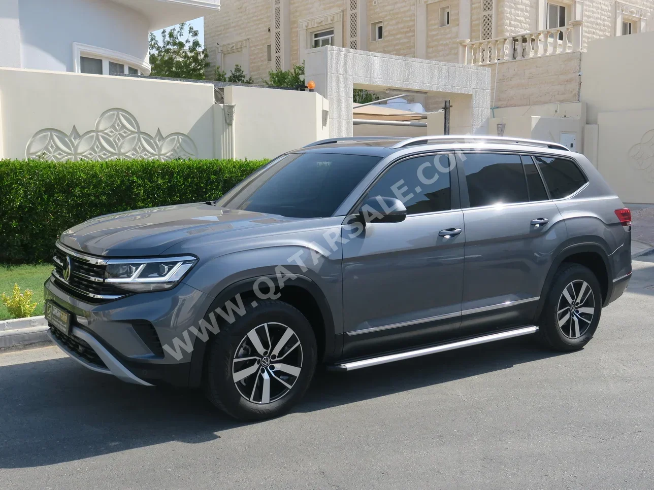 Volkswagen  Teramont  2022  Automatic  21,000 Km  6 Cylinder  Four Wheel Drive (4WD)  SUV  Gray  With Warranty