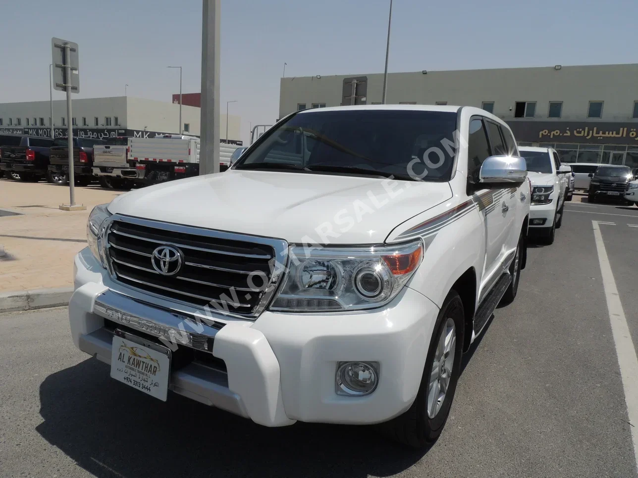 Toyota  Land Cruiser  GXR  2014  Automatic  356,000 Km  8 Cylinder  Four Wheel Drive (4WD)  SUV  White