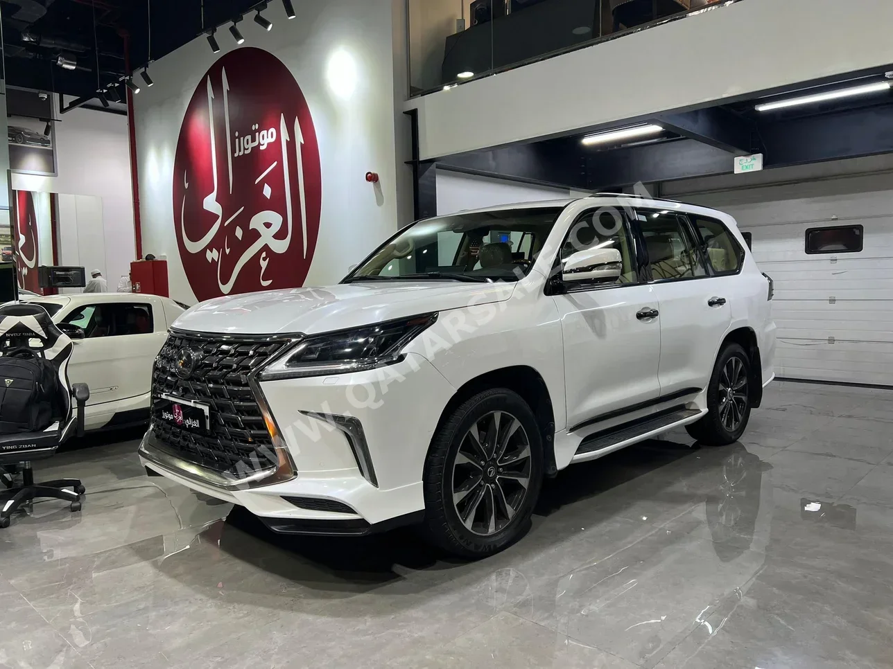  Lexus  LX  570 S  2018  Automatic  253,000 Km  8 Cylinder  Four Wheel Drive (4WD)  SUV  White  With Warranty