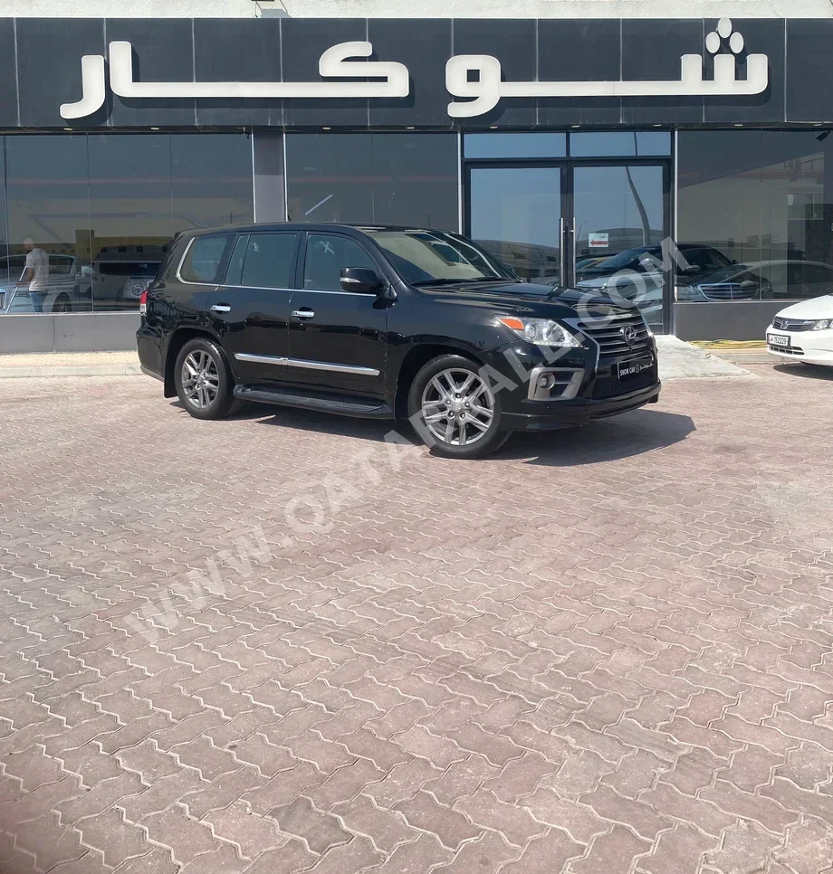 Lexus  LX  570  2014  Automatic  278,000 Km  8 Cylinder  Four Wheel Drive (4WD)  SUV  Black