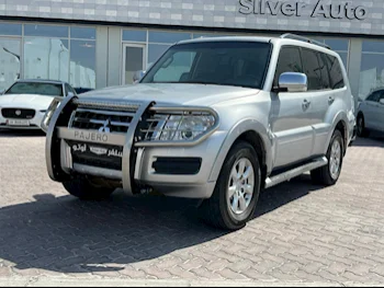 Mitsubishi  Pajero  GLS  2018  Automatic  117,000 Km  6 Cylinder  Four Wheel Drive (4WD)  SUV  Silver