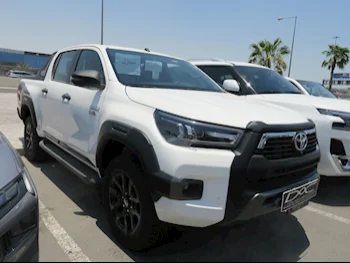 Toyota  Hilux  2024  Automatic  0 Km  4 Cylinder  Four Wheel Drive (4WD)  Pick Up  White  With Warranty